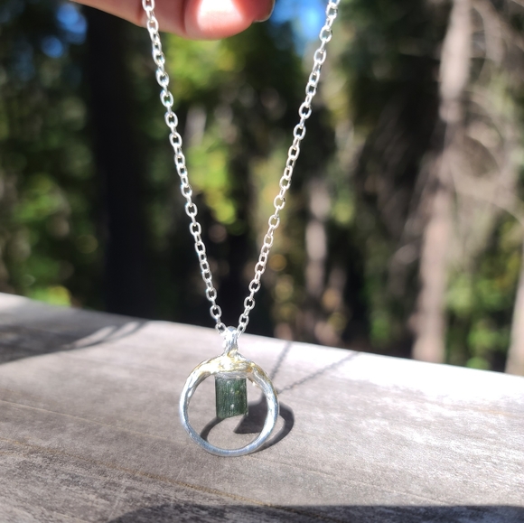 Green Tourmaline pillar sterling & gold necklace 18" - Picture 6 of 10